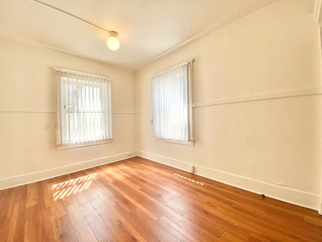 Building Photo - 53 Paloma Ave