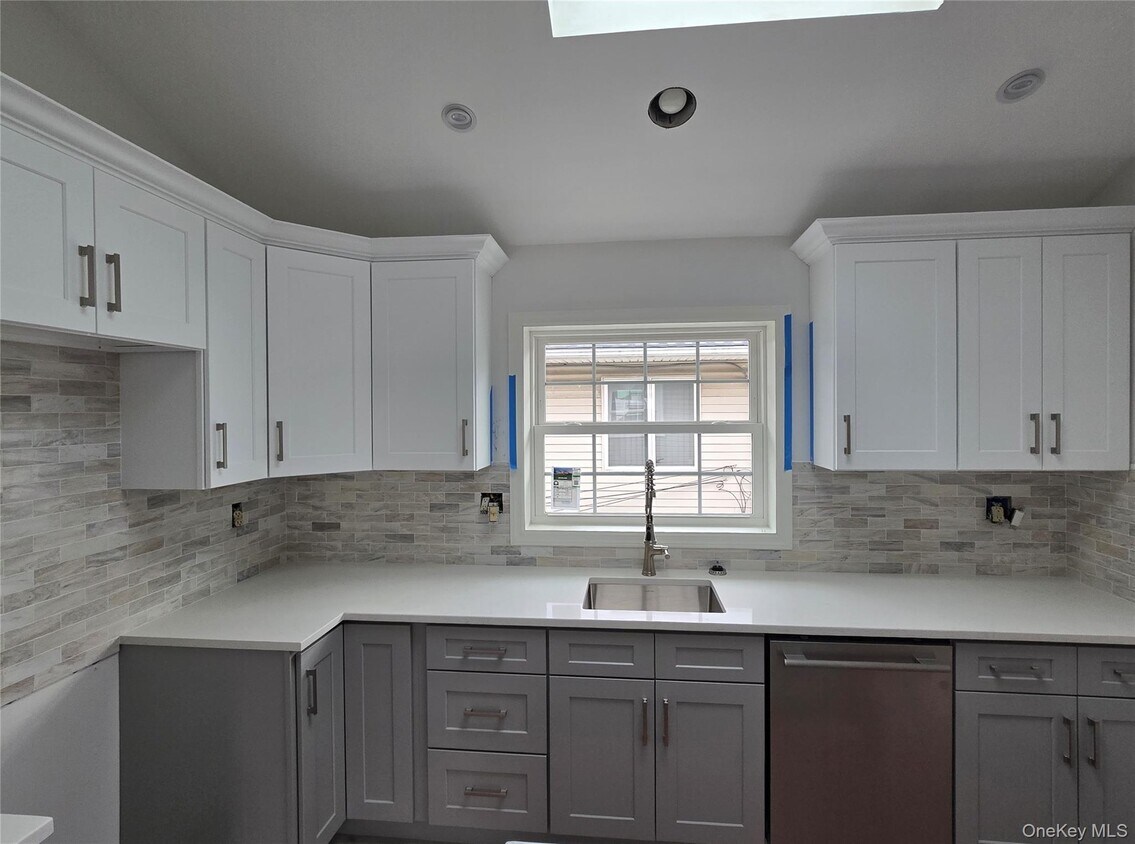 Foto del edificio - 451 E Pine St