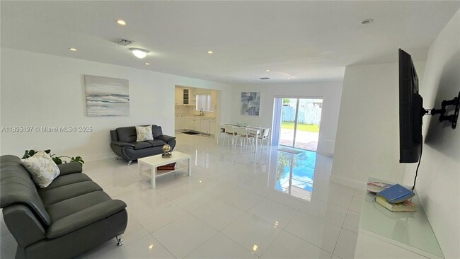 Foto del edificio - 9331 SW 27th St