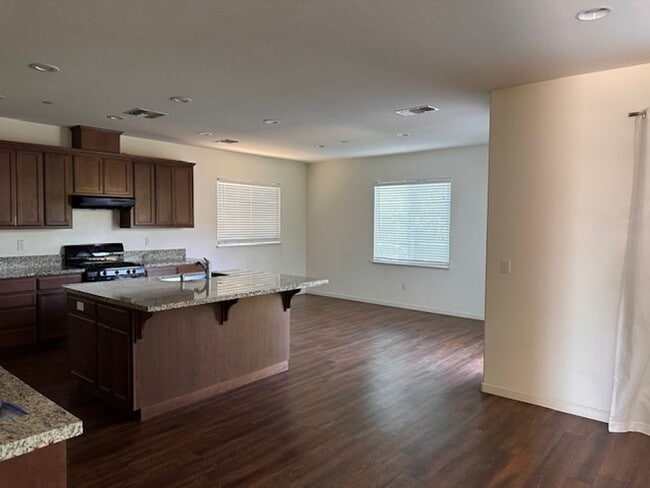 Building Photo - 18281 Parkside Dr
