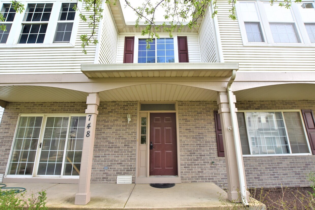 Foto principal - 748 County Line Rd