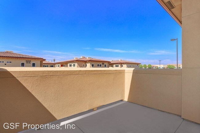Foto del edificio - 2 br, 2 bath Apartment - 2255 S. Plumas St.