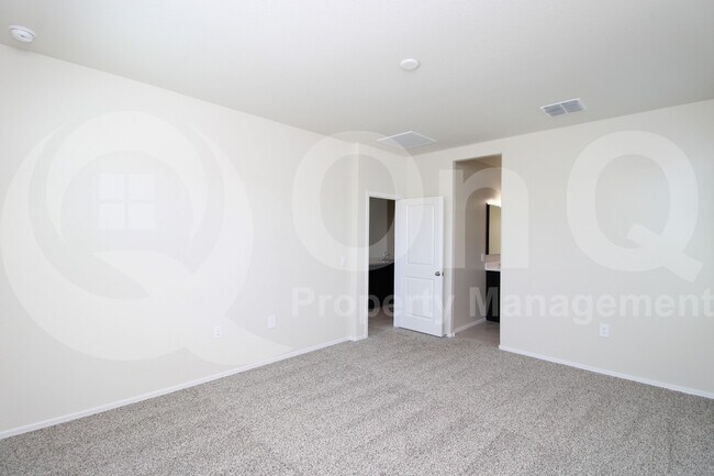 Building Photo - 18577 W Bronco Trl