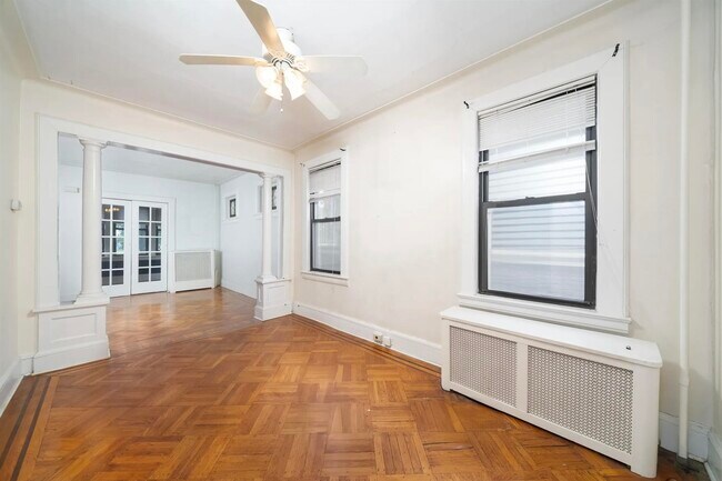 Foto del edificio - 644 West Side Ave