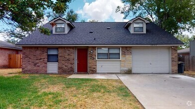 Building Photo - 1002 Hardwood Ln