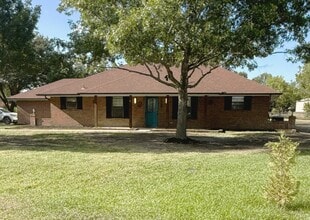 Building Photo - 11 Maree Ct