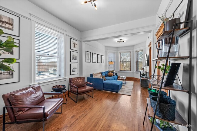 Foto del edificio - 2647 W Logan Blvd