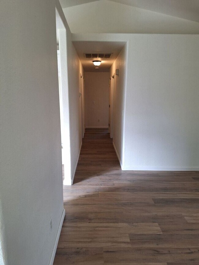 Foto del edificio - Apply Now to Schedule Viewing.