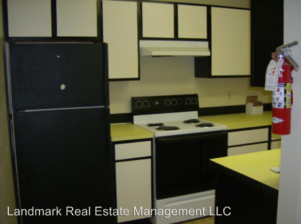 Foto del edificio - 1301-1307 Lakeway Dr