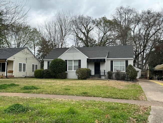 Building Photo - Remodeled but still has Southern Charm...