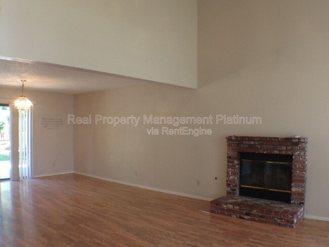 Building Photo - 675 N Claremont Ave