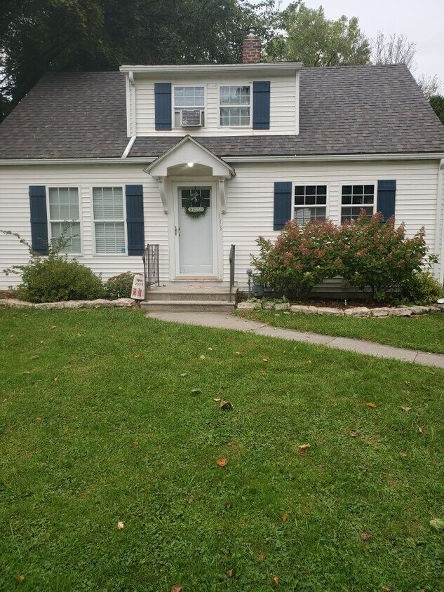 133 Greene Ave, Allouez, WI 54301 House Rental in Allouez, WI