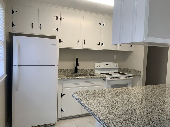 Foto del edificio - 2-Bedroom, 1-Bath House