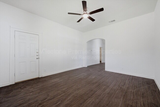 Building Photo - 1008 W Morgan St