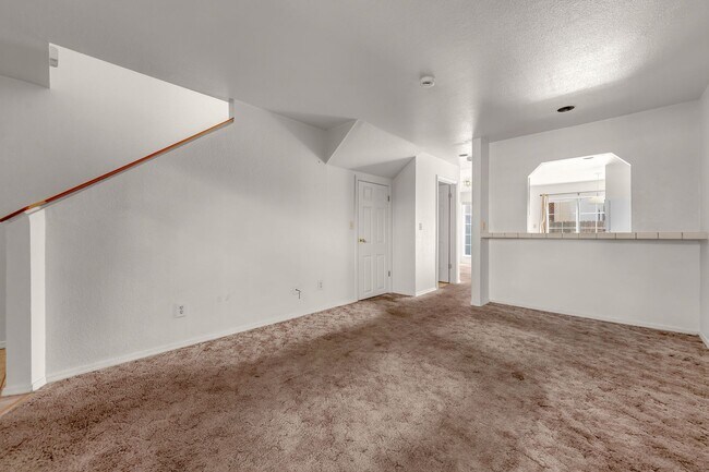Foto del edificio - One car garage Townhouse