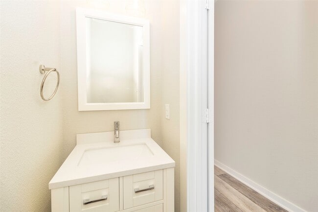 Foto del edificio - 6708 Parker Oaks Ln