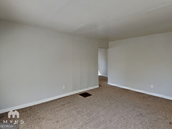 Foto del edificio - 3791 Clovis Ct NW