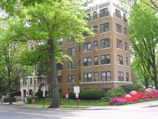 Foto del edificio - 5130 Connecticut Ave NW