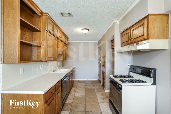 Building Photo - 2907 E Mitchell St