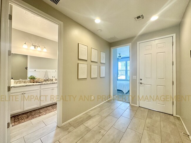 Building Photo - 6715 E Via Arroyo Azul