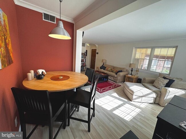 Building Photo - 2107 N Scott St