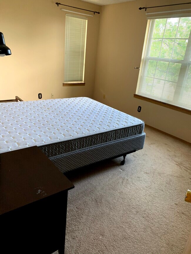 Building Photo - 2740 E Otero Plz