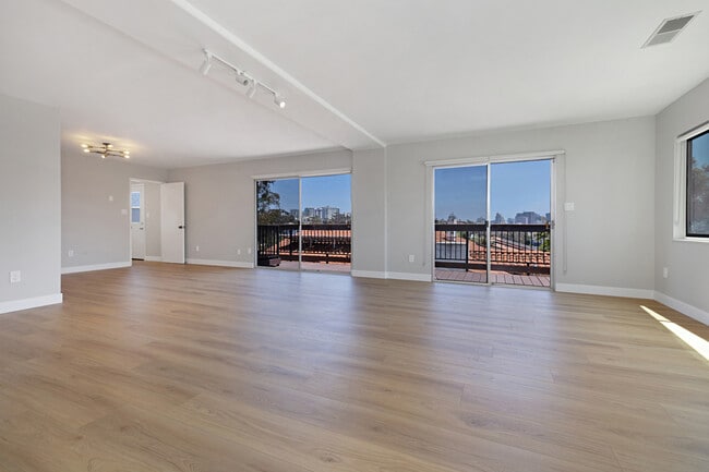 Living room and dining room - 2915 Union St