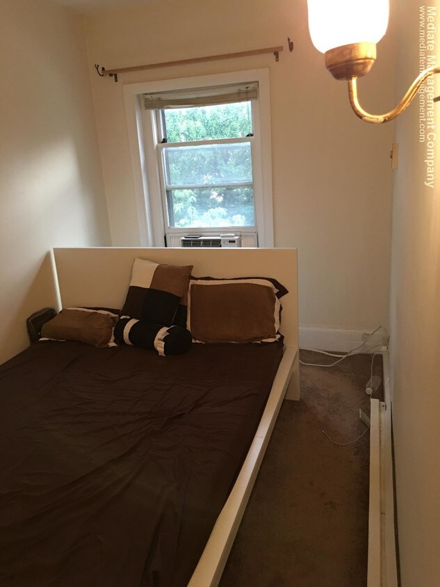 Primary Photo - 251 W Newton St