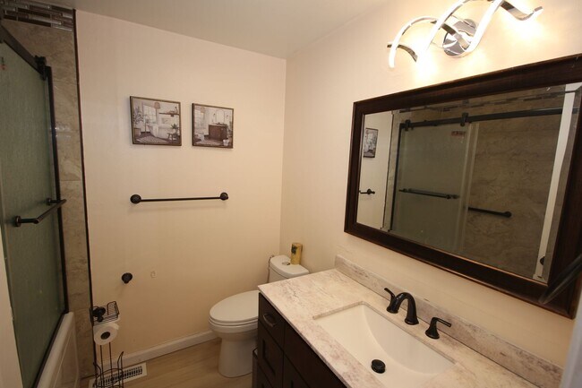 Building Photo - Well-Maintained, Recently Upgraded Home in West Hill, Kent