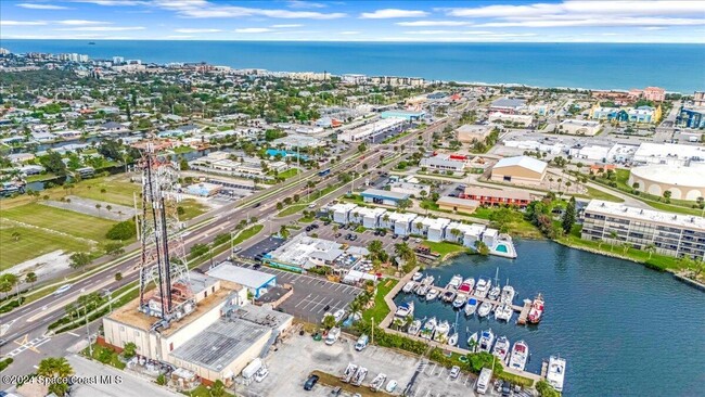 Foto del edificio - 390 W Cocoa Beach Causeway