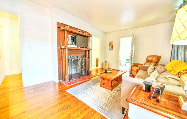 Building Photo - 2714 Forest Dr