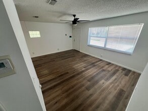 Building Photo - 603 Clear Lake Ave