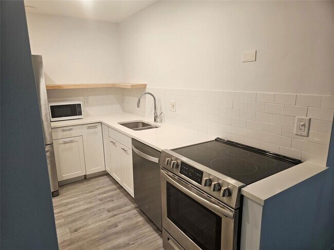 Foto del edificio - 959 SE 2nd Ave