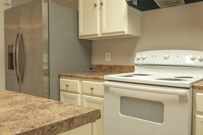 Foto del edificio - 155 Pine Burr St