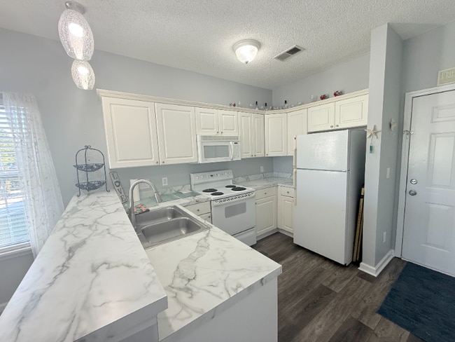 Photo - 2040 Cross Gate Blvd Apartment