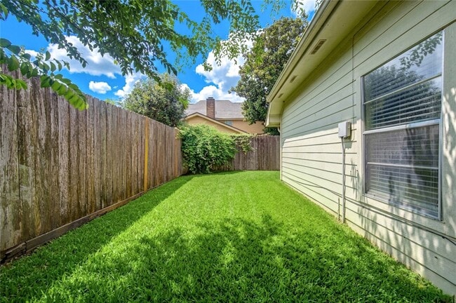 Building Photo - 12810 Chaseland Ln