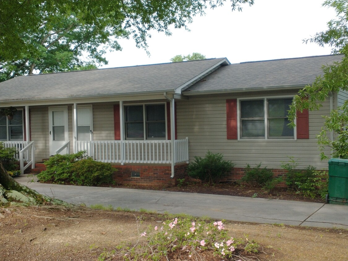 607 N First St. - 607 N 1st St
