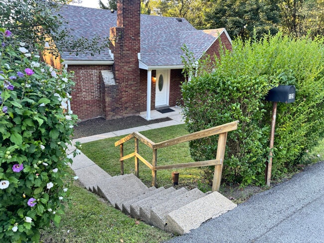 Foto del edificio - 129 Terrace Ct
