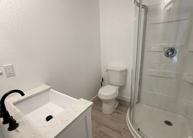 Foto del edificio - 886 Wood St