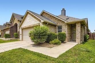 Building Photo - 9916 Pronghorn Rd