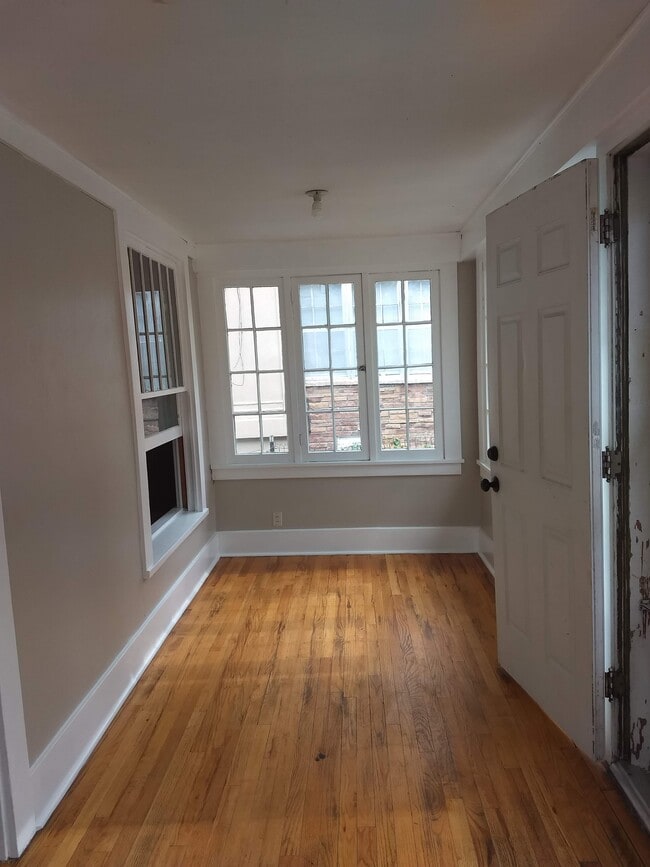 Sunroom - 2014 10th Ave