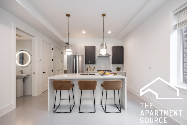 Building Photo - 1814 W Thomas St