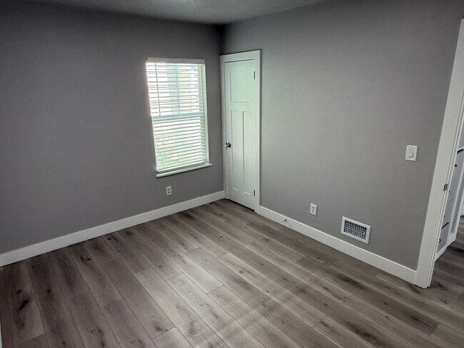 Foto del edificio - Newly renovated 4 bedroom home!