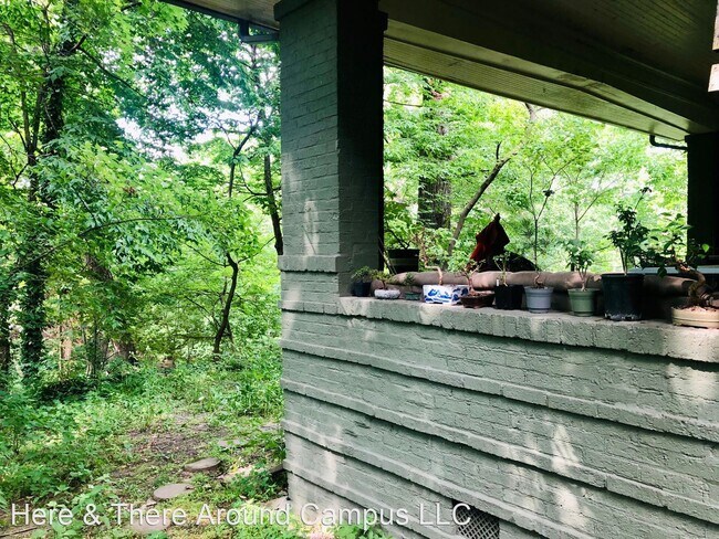Building Photo - 7 br, 2 bath Room For Rent - 2034 Iuka Ave.