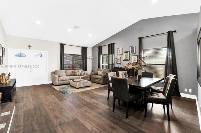 Building Photo - 18071 Clear Brook Cir