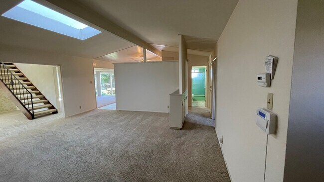 Sala de estar - 31 Raymond Ct
