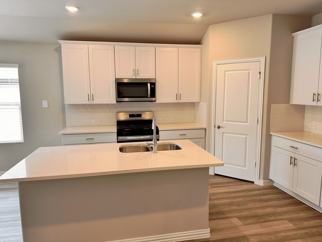 Building Photo - 2217 Dunbar Dr