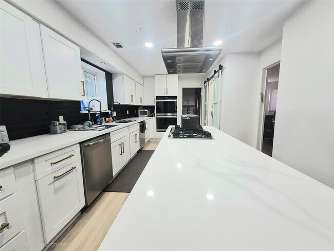 Foto del edificio - 11911 Dandelion Ln