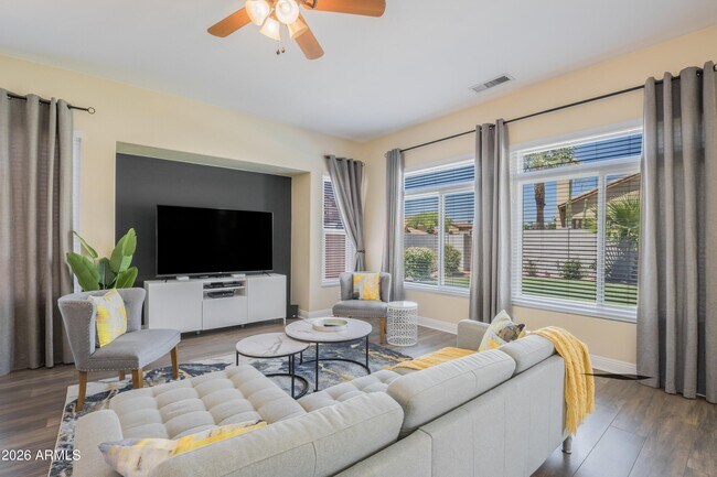 Foto del edificio - 660 N Stacie Ct