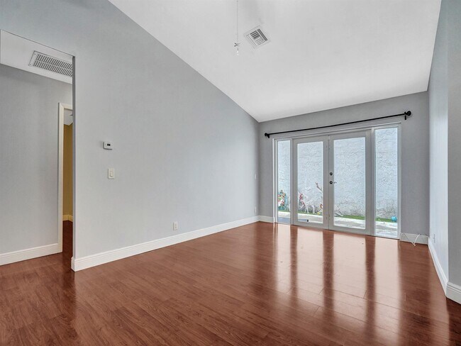 Foto del edificio - 3727 NW 107th Ter